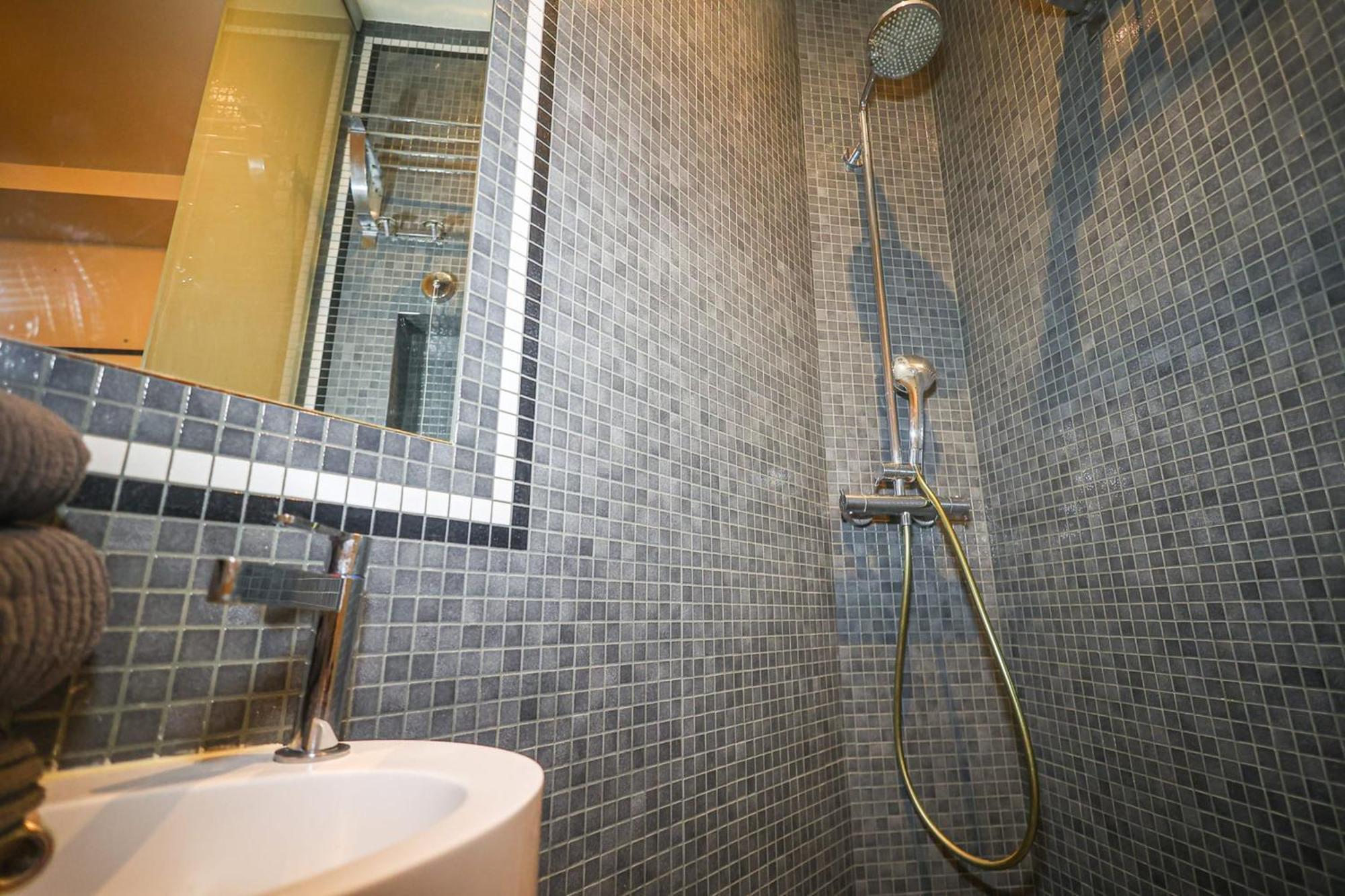 Elegant Appartement Climatise De 65 M2 Avec 2 Ch Paris Dış mekan fotoğraf